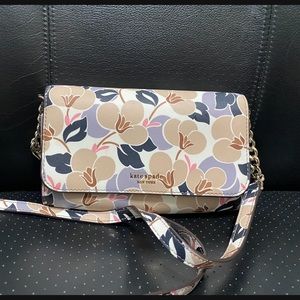 Kate spade purse in good condition, only used a few times